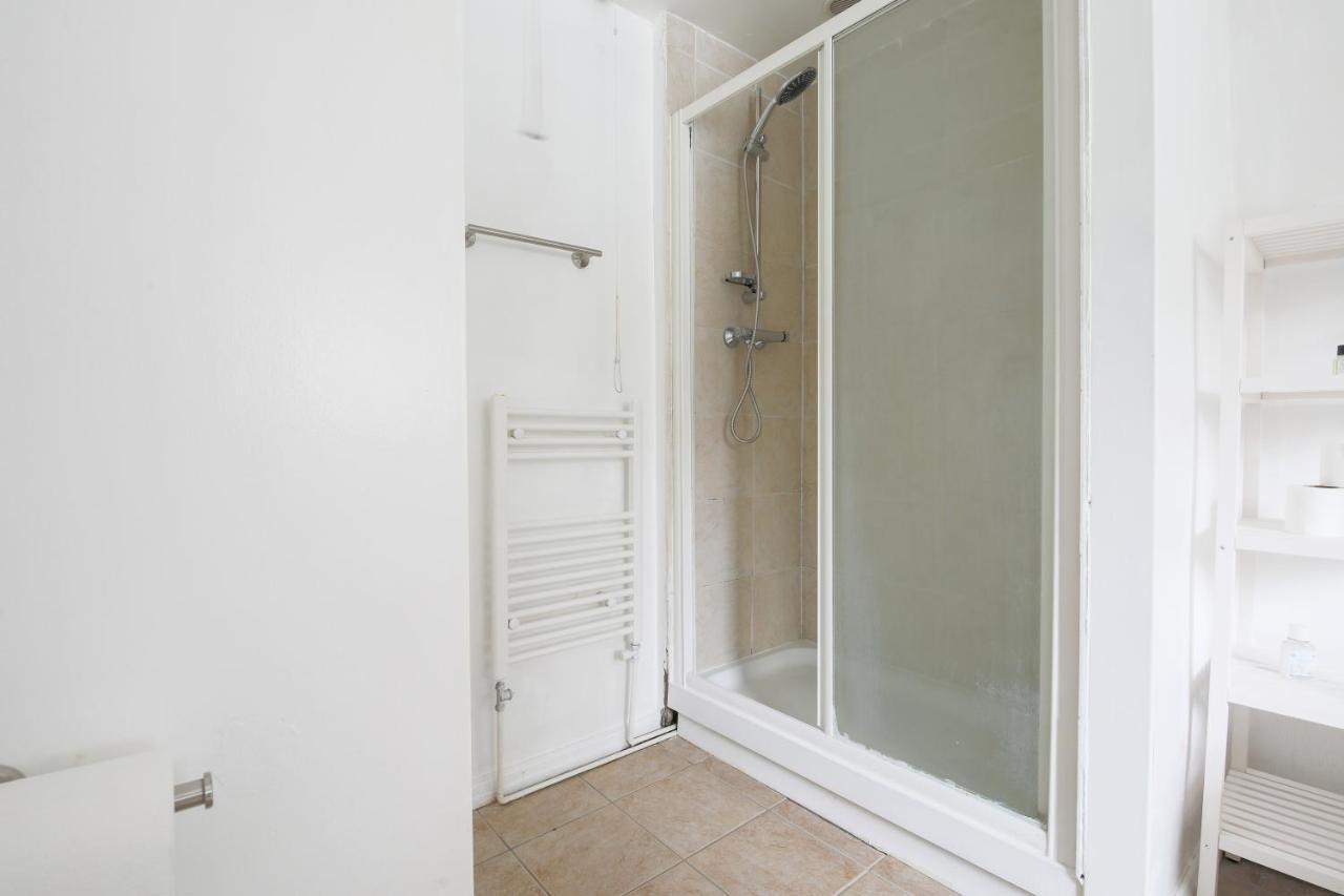 Spacious 4 Bedroom House- Walking Distance To City Centre & Great Backyard Cardiff Exterior photo
